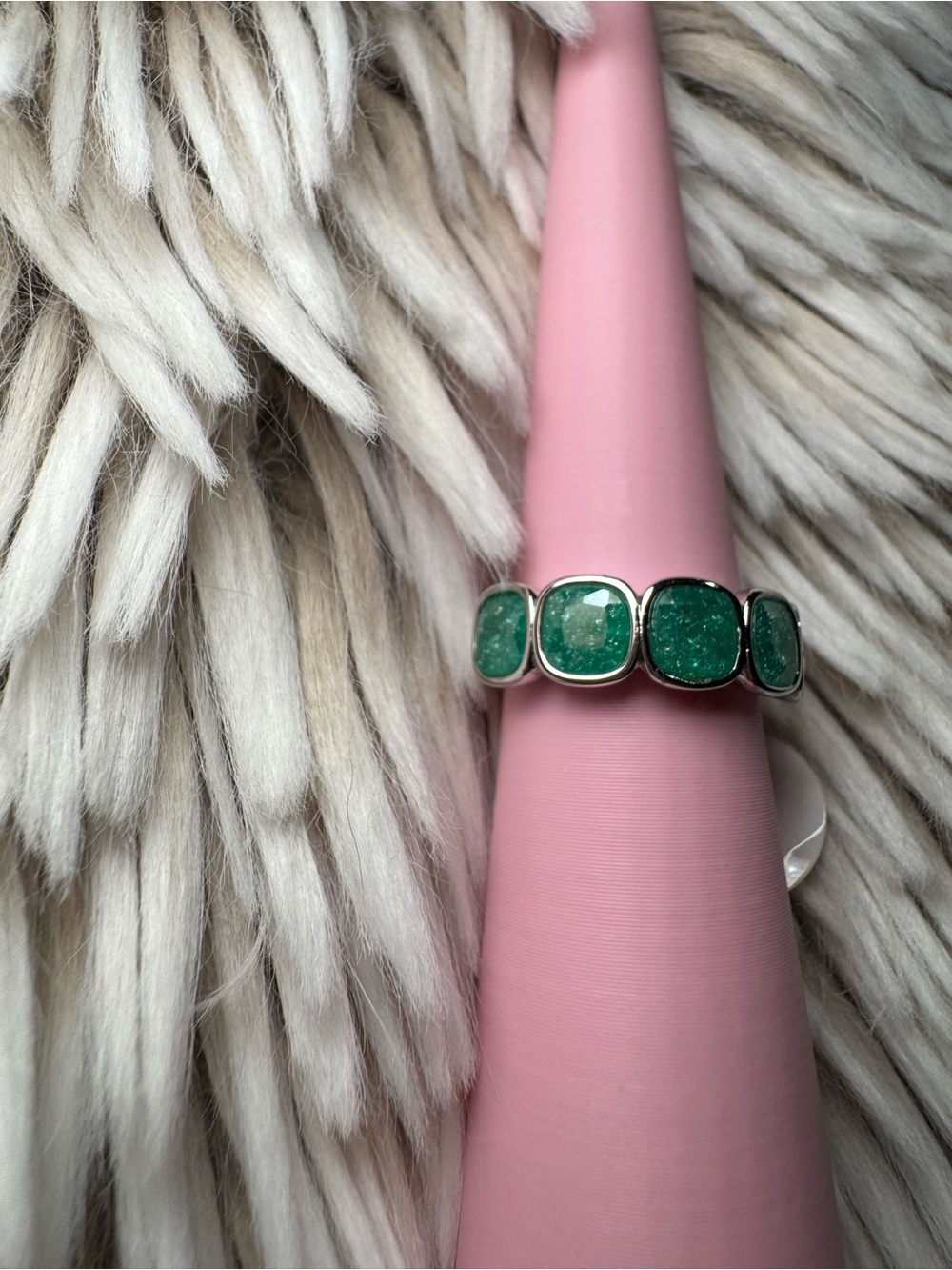Emerald Ice Crystal Ring - Picture 3 of 4